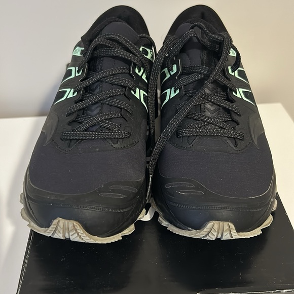 Saucony winter running shoes, women’s 8.5, black - Picture 2 of 8